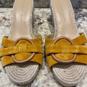NWB Veronica Beard Ivy Espadrille Wedge Sandals in Saffron Color - Size 8M